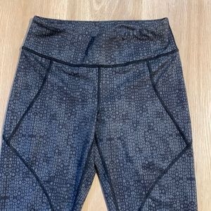 Patagonia grey geometric print athletic running leggings